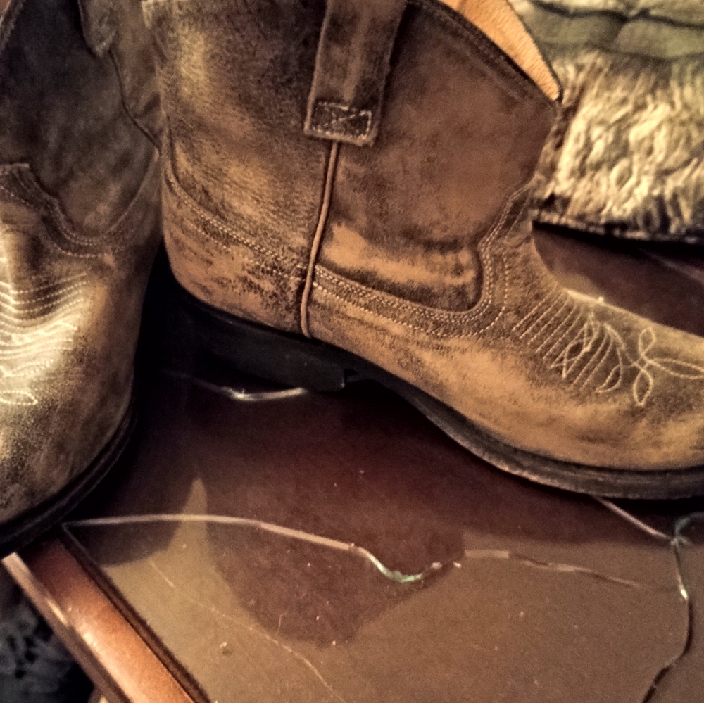LAURA LEE BRAND LEATHER BOOTS!! MADE IN MEXICO, DISTRESSED LOOK!! - Picture 7 of 11
